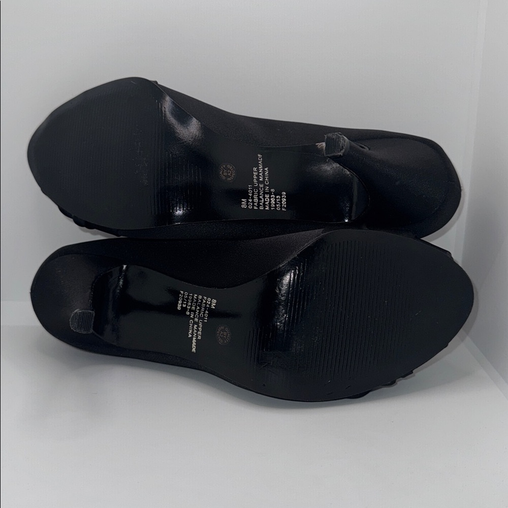 Monet Peep Toe Black Satin Pumps Heel w Knot Detail Women’s 8 - Picture 11 of 12